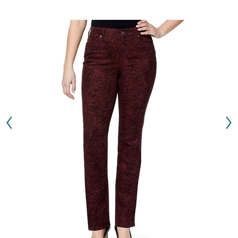Gloria Vanderbilt mid rise rail straight jeans!